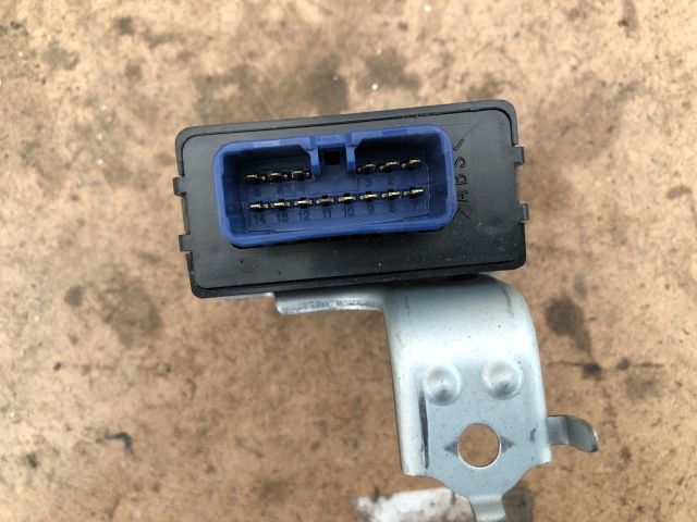 bontott PEUGEOT 107 Elektronika (Magában)