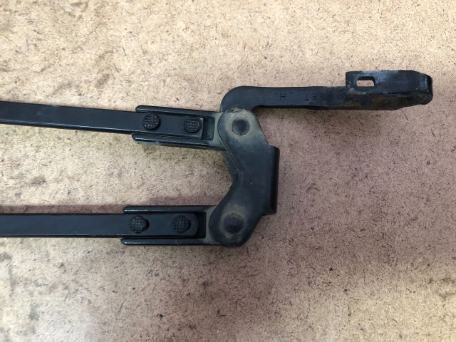 bontott PEUGEOT 107 Első Ablaktörlő Kar