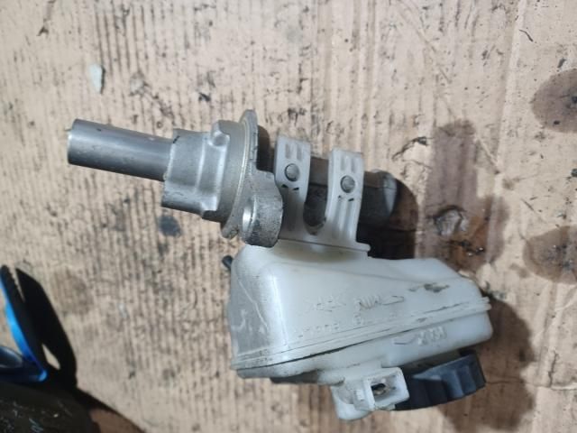 bontott PEUGEOT 107 Fékfolyadék Tartály