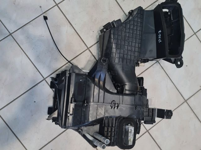 bontott PEUGEOT 107 Fűtés Box