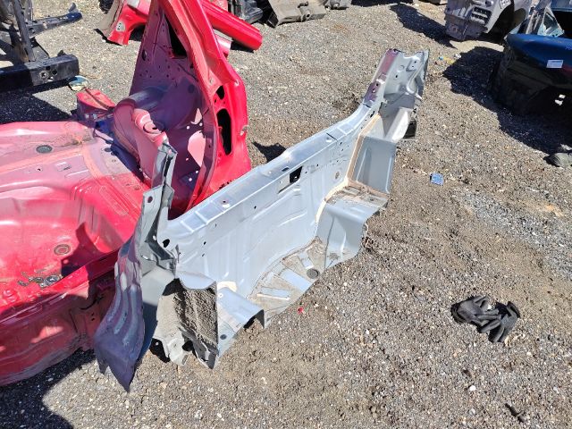 bontott PEUGEOT 107 Hátfal