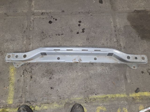 bontott PEUGEOT 107 Hátsó Lökhárító Merevítő (Fém)