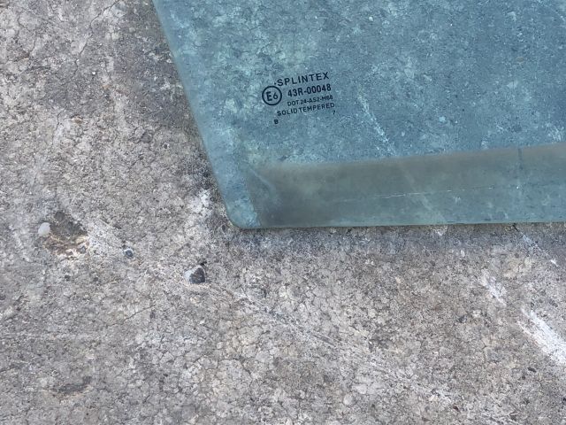 bontott PEUGEOT 107 Jobb első Ablak