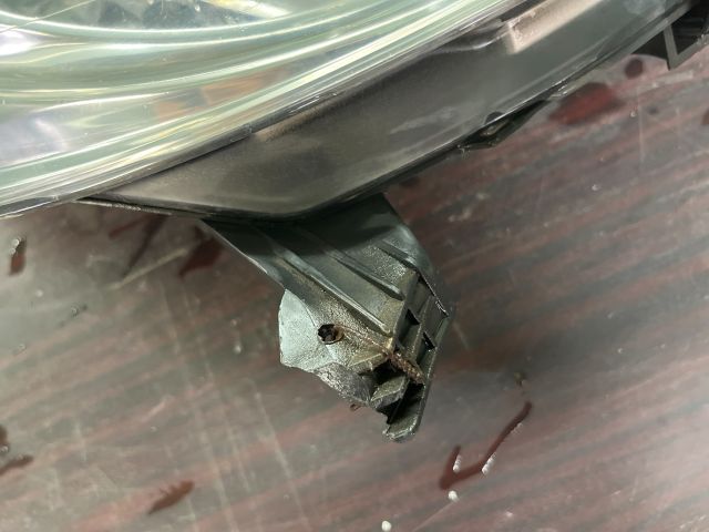 bontott PEUGEOT 107 Jobb Fényszóró