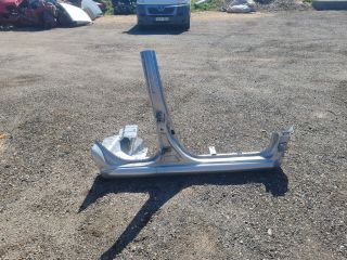 bontott PEUGEOT 107 Jobb Küszöb