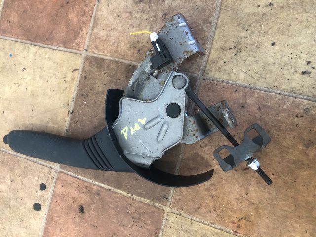 bontott PEUGEOT 107 Kézifék Kar