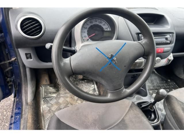 bontott PEUGEOT 107 Kormány