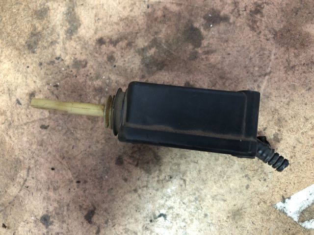 bontott PEUGEOT 107 Központizár Motor Csomagtérajtó