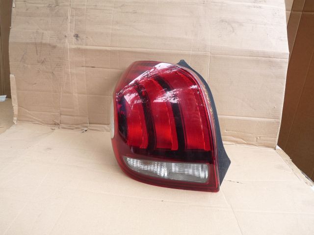 bontott PEUGEOT 108 Bal Hátsó Lámpa