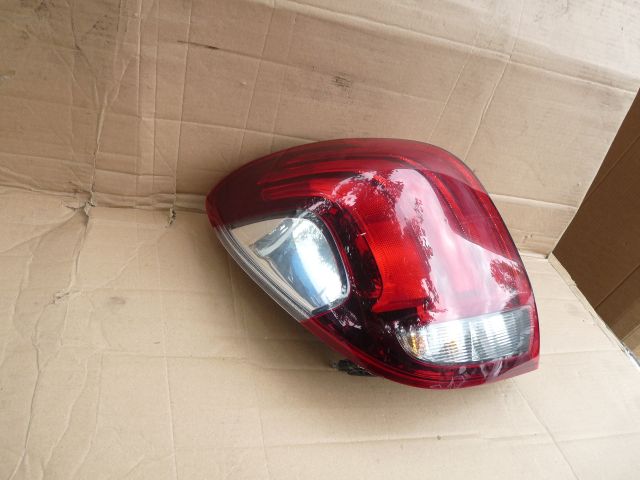 bontott PEUGEOT 108 Bal Hátsó Lámpa