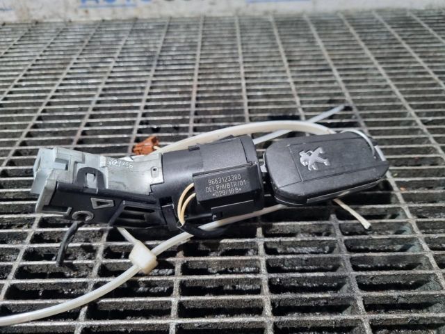 bontott PEUGEOT 2008 Gyújtáskapcsoló