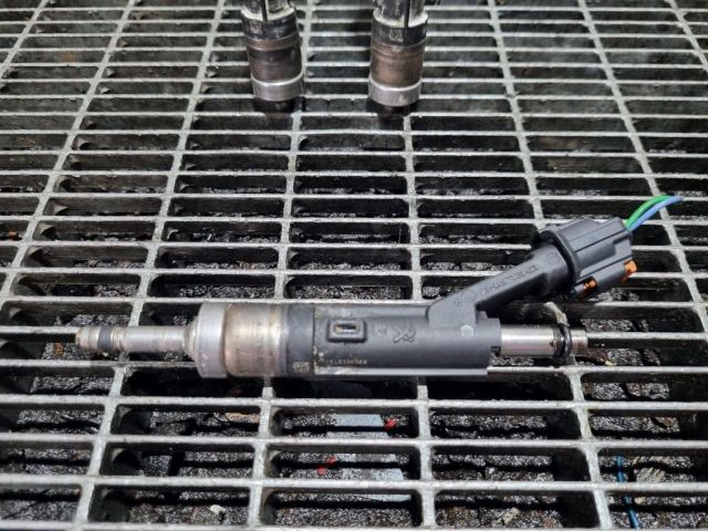 bontott PEUGEOT 2008 Porlasztó (1 db)