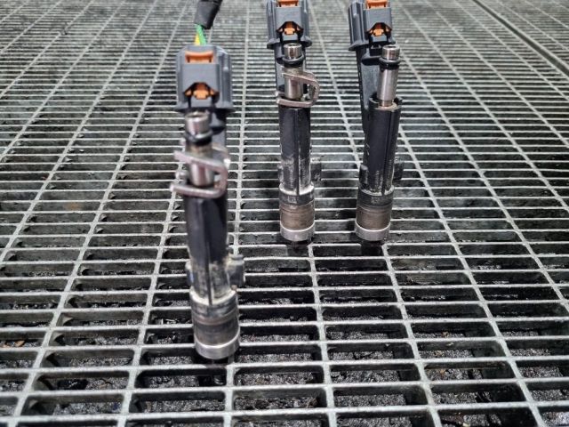 bontott PEUGEOT 2008 Porlasztó (1 db)