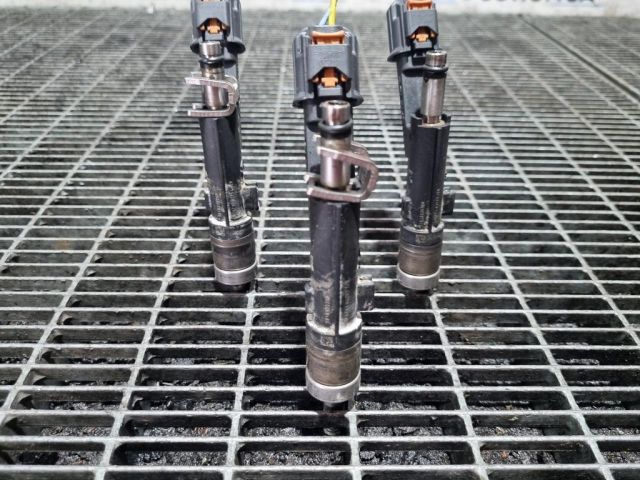 bontott PEUGEOT 2008 Porlasztó (1 db)