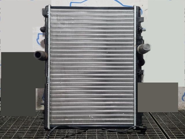 bontott PEUGEOT 2008 Vízhűtő Radiátor (Klímás)