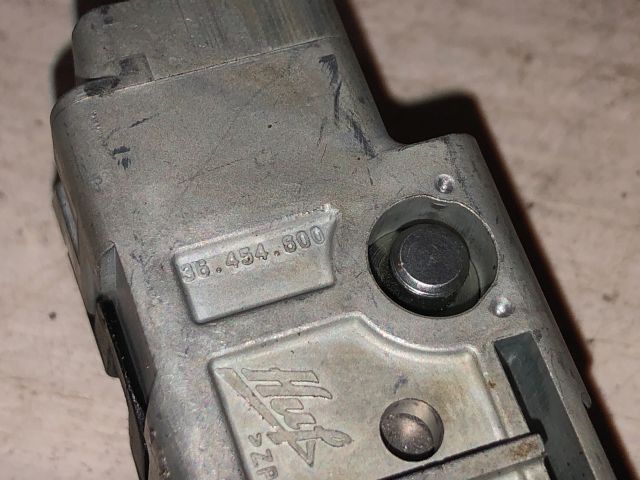 bontott PEUGEOT 2008 Gyújtáskapcsoló