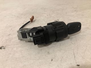 bontott PEUGEOT 2008 Gyújtáskapcsoló