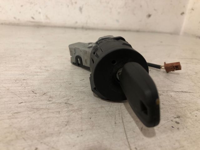 bontott PEUGEOT 2008 Gyújtáskapcsoló