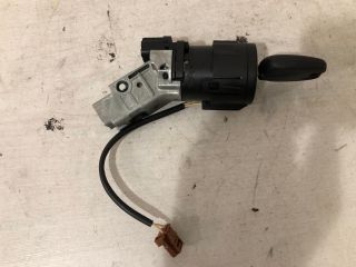 bontott PEUGEOT 2008 Gyújtáskapcsoló