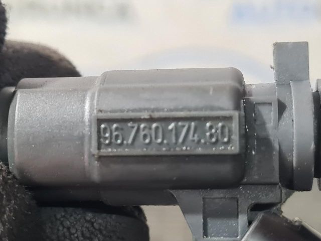 bontott PEUGEOT 2008 Porlasztó (1 db)