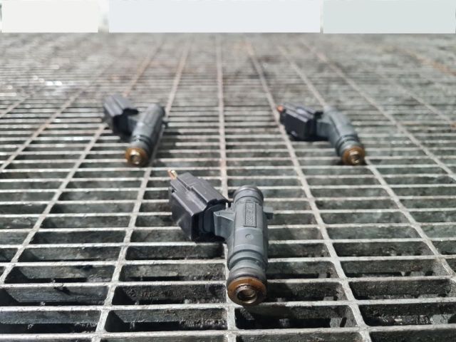 bontott PEUGEOT 2008 Porlasztó (1 db)