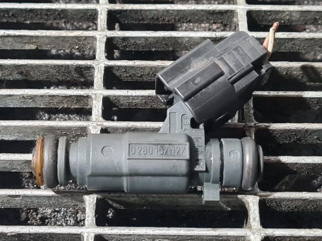 bontott PEUGEOT 2008 Porlasztó (1 db)