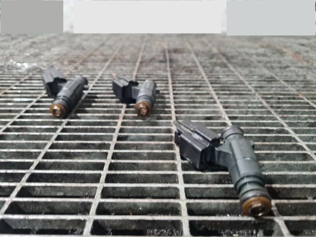 bontott PEUGEOT 2008 Porlasztó (1 db)