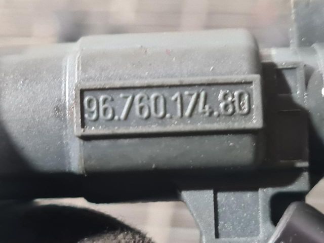 bontott PEUGEOT 2008 Porlasztó (1 db)