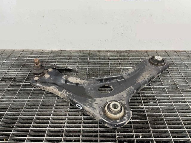 bontott PEUGEOT 2008 Jobb első Lengőkar