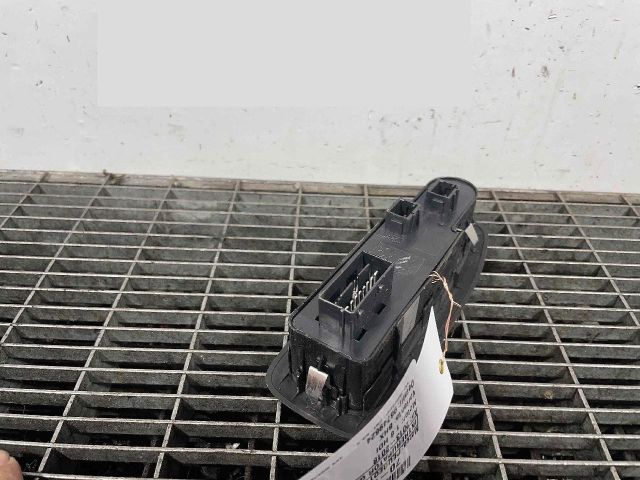 bontott PEUGEOT 2008 Ablakemelő Kapcsoló Négyes / Kettes