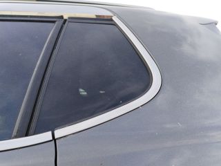 bontott PEUGEOT 2008 Bal C Oszlop Oldalablak Üveg
