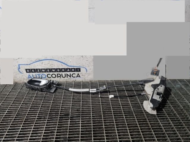 bontott PEUGEOT 2008 Bal első Ajtózár