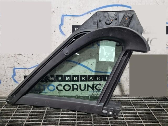 bontott PEUGEOT 2008 Bal első Fixüveg (Ajtóban)