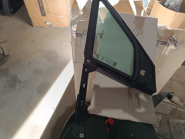 bontott PEUGEOT 2008 Bal első Fixüveg (Ajtóban)