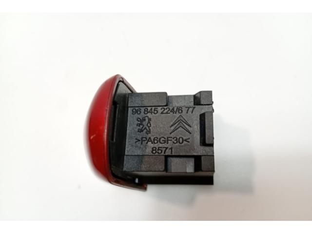 bontott PEUGEOT 2008 Bal első Kilincs Burkolat