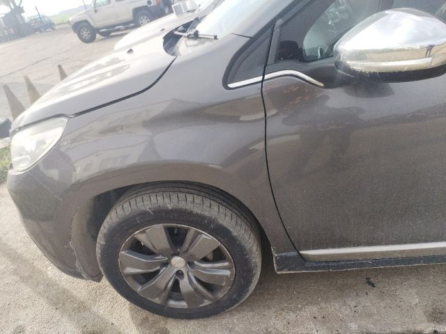 bontott PEUGEOT 2008 Bal első Sárvédő
