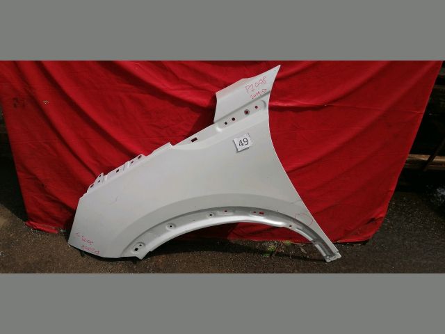 bontott PEUGEOT 2008 Bal első Sárvédő