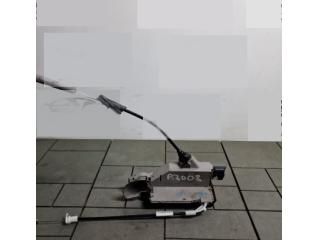 bontott PEUGEOT 2008 Bal hátsó Ajtózár