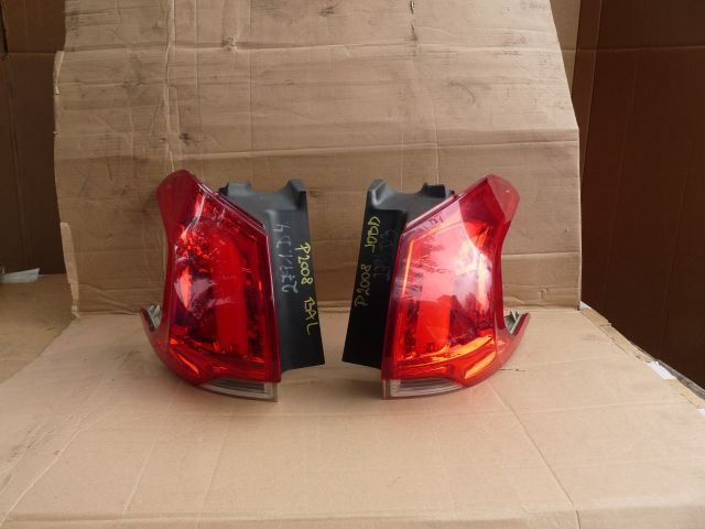 bontott PEUGEOT 2008 Bal Hátsó Lámpa