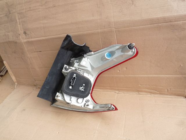 bontott PEUGEOT 2008 Bal Hátsó Lámpa