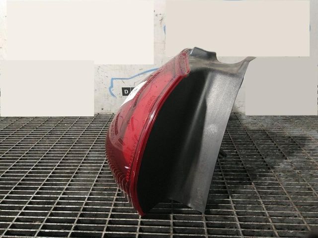 bontott PEUGEOT 2008 Bal Hátsó Lámpa