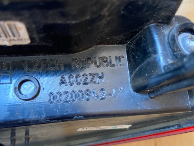 bontott PEUGEOT 2008 Bal Külső Hátsó Lámpa