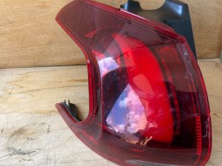 bontott PEUGEOT 2008 Bal Külső Hátsó Lámpa