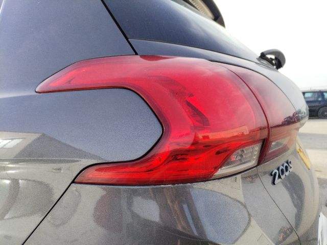 bontott PEUGEOT 2008 Bal Külső Hátsó Lámpa