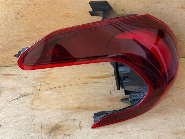 bontott PEUGEOT 2008 Bal Külső Hátsó Lámpa