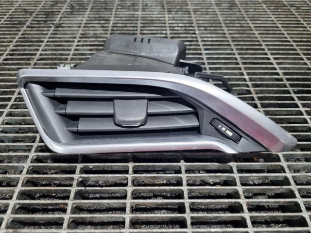 bontott PEUGEOT 2008 Bal Szellőző