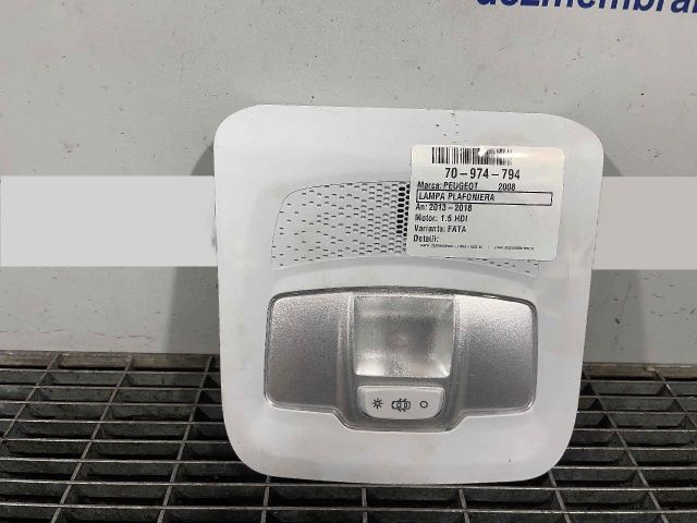 bontott PEUGEOT 2008 Beltér Világítás Első