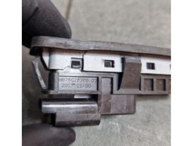 bontott PEUGEOT 2008 Csomagtérajtó Kilincs