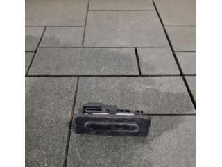 bontott PEUGEOT 2008 Csomagtérajtó Kilincs