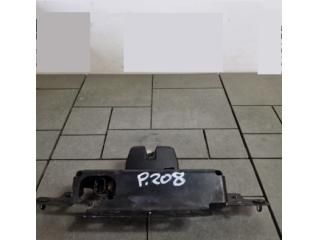 bontott PEUGEOT 2008 Csomagtérajtó Zárszerkezet